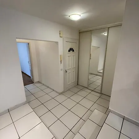 Appartement Grand 87m2 à 10 Mètres De La